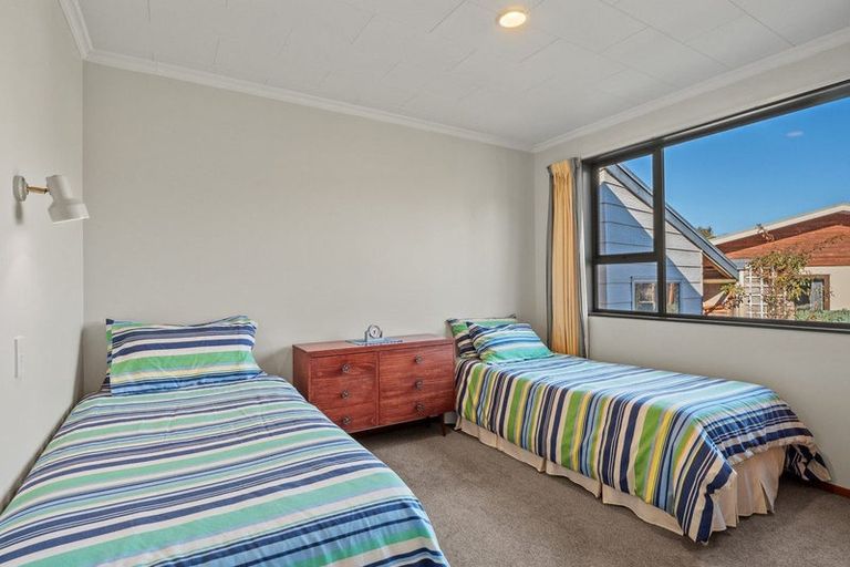 Photo of property in 42 Adamson Drive, Arrowtown, 9302
