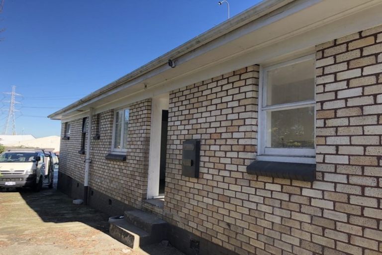 Photo of property in 2/35 Takanini Road, Takanini, 2112