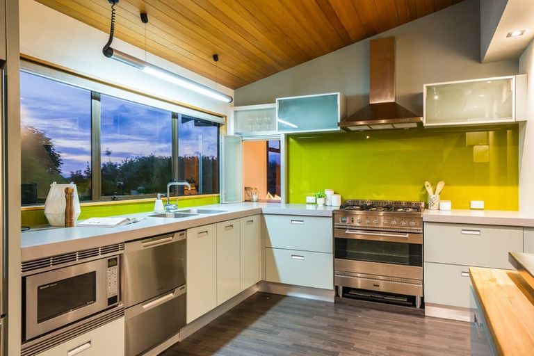 Photo of property in 14 The Crowsnest, Whitby, Porirua, 5024