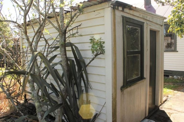 Photo of property in 70 Domett Street, Westport, 7825