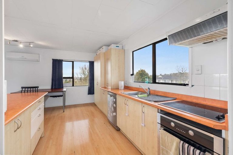 Photo of property in 38 Holmes Drive South, Massey, Auckland, 0614