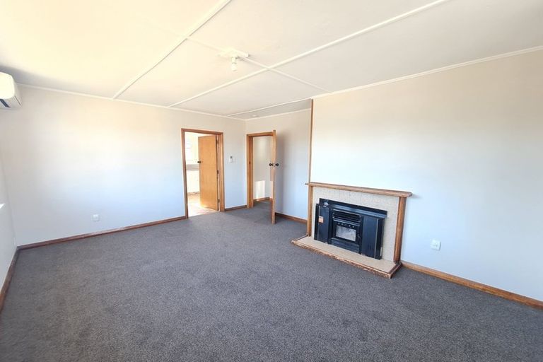 Photo of property in 27 Avro Crescent, Hornby, Christchurch, 8042