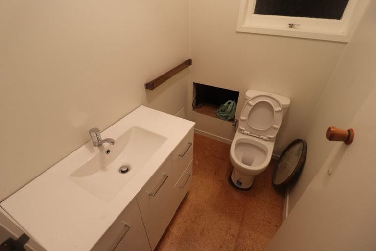 Photo of property in 23 Totara Grove, Hillcrest, Auckland, 0627