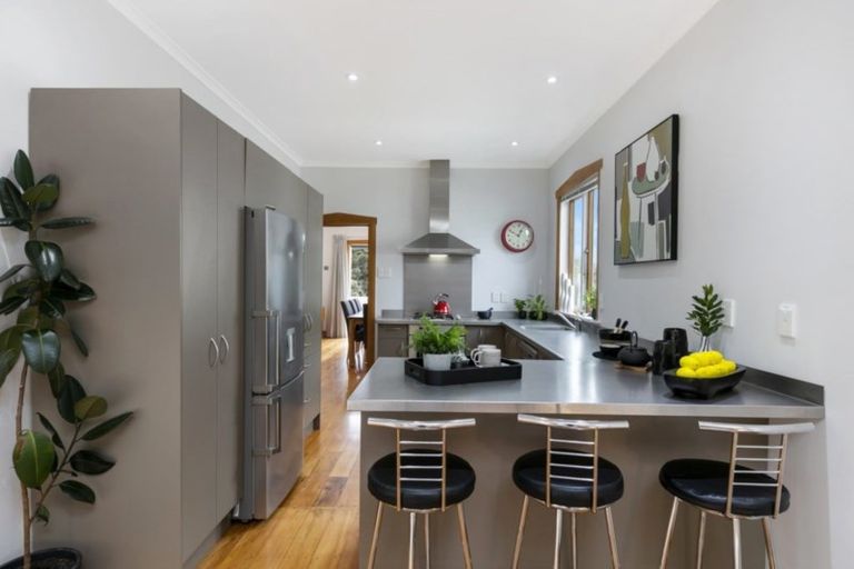 Photo of property in 18 Burnham Street, Seatoun, Wellington, 6022