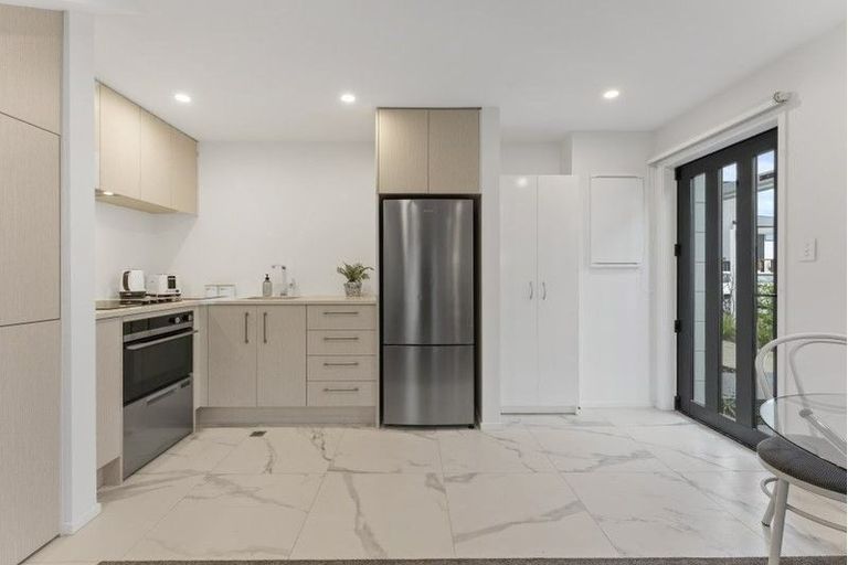 Photo of property in 2/324 Oxford Terrace, Avalon, Lower Hutt, 5011