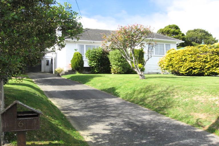 Photo of property in 6 Isabel Grove, Wainuiomata, Lower Hutt, 5014