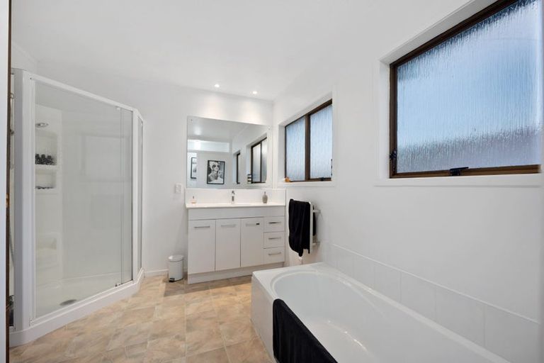 Photo of property in 34a Rawene Road, Birkenhead, Auckland, 0626