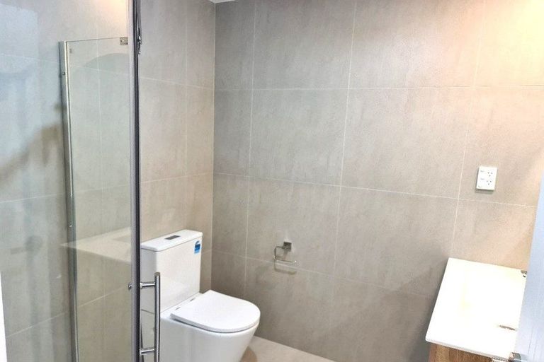 Photo of property in 4/28 Ludlow Terrace, Totara Vale, Auckland, 0627