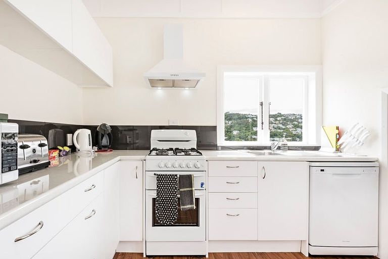 Photo of property in 90 Washington Avenue, Brooklyn, Wellington, 6021