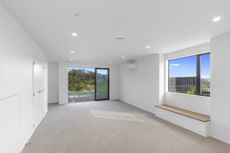 Photo of property in 30 Turtleback Avenue, Whitby, 5024