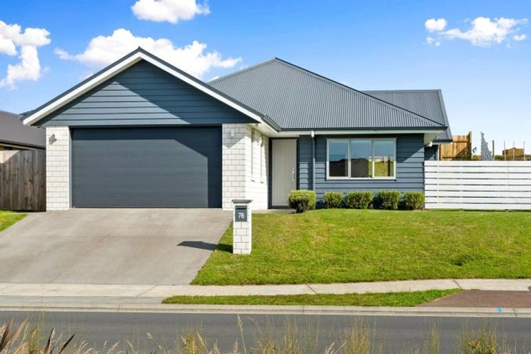 Photo of property in 76 Stace Hopper Drive, One Tree Point, 0118