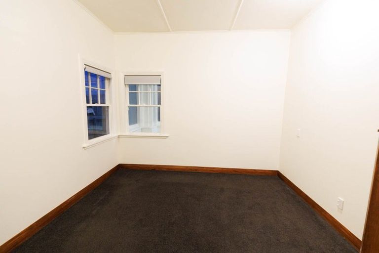 Photo of property in 38 Dr Taylor Terrace, Johnsonville, Wellington, 6037