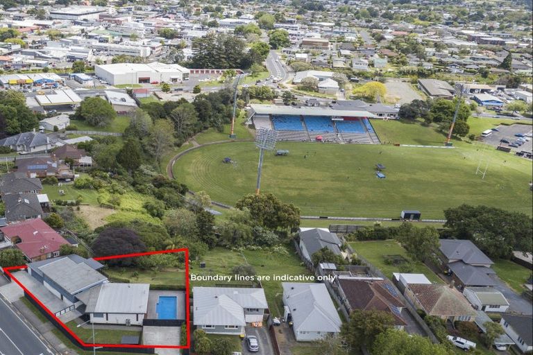 Photo of property in 2 Prospect Terrace, Pukekohe, 2120