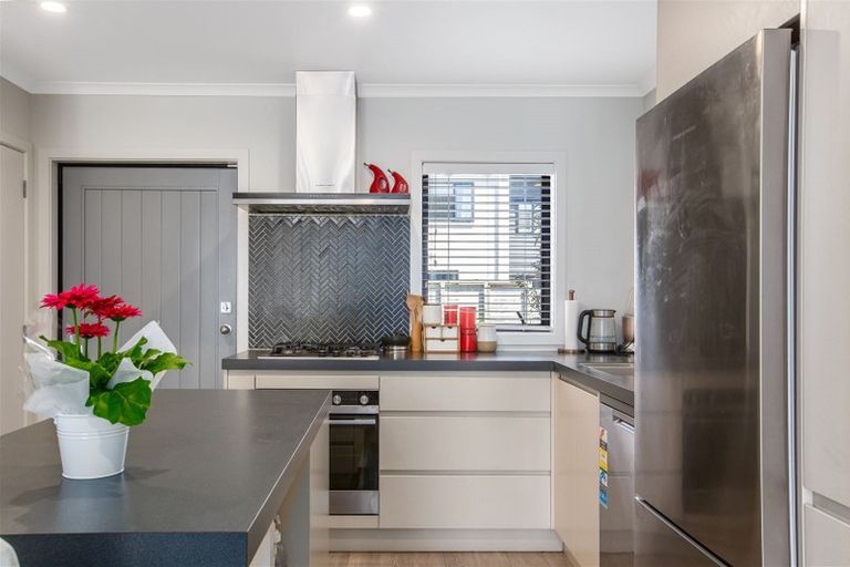 Photo of property in 19/9u Surrey Street, Tawa, Wellington, 5028