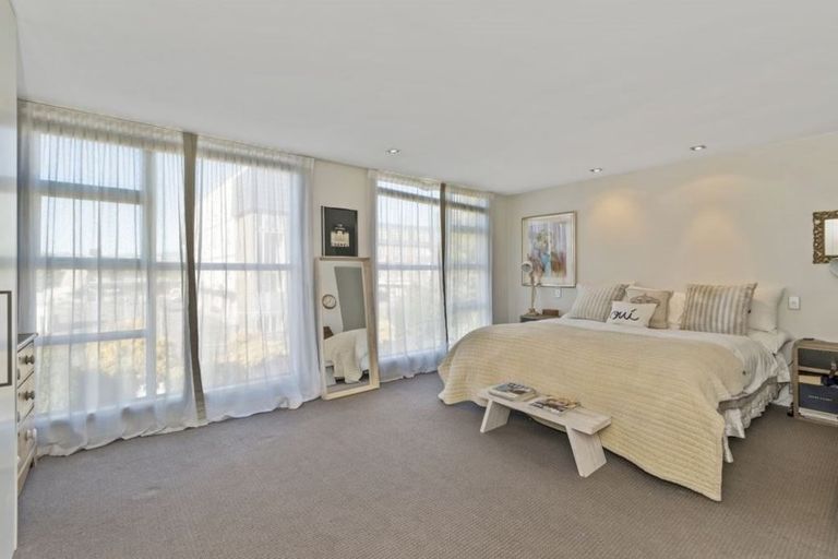 Photo of property in 12 Holly Road, St Albans, Christchurch, 8014