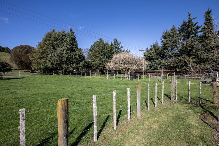 Photo of property in 2966 State Highway 2, Waipukurau, 4281