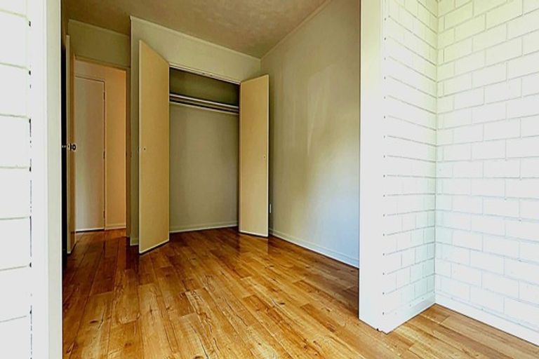 Photo of property in 11 Gloria Avenue, Te Atatu Peninsula, Auckland, 0610