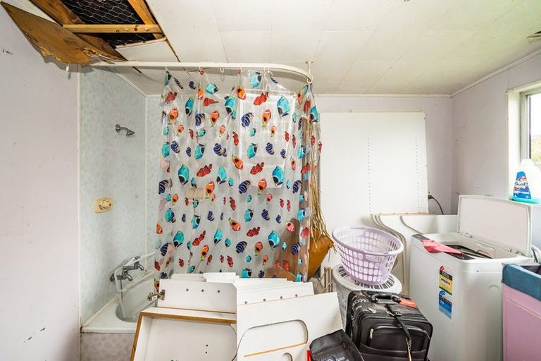 Photo of property in 16 Walton Road, Paraparaumu Beach, Paraparaumu, 5032