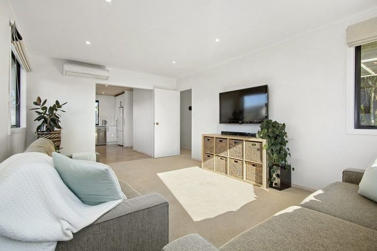 Photo of property in 13 Forglen Place, Tawa, Wellington, 5028