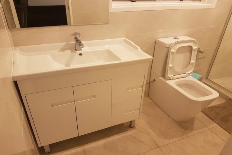 Photo of property in 2 Lotus Lane, Mangere East, Auckland, 2024