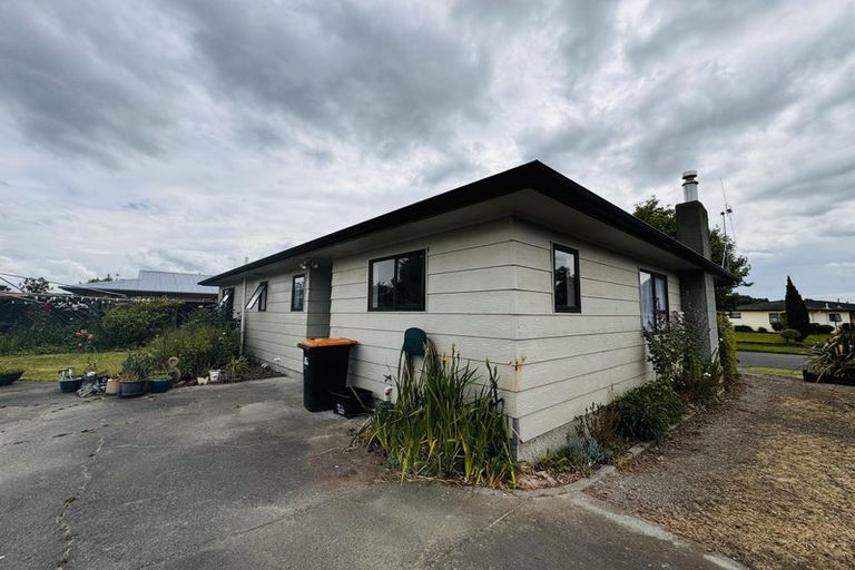 Photo of property in 50 Hillcrest Drive, Kelvin Grove, Palmerston North, 4414