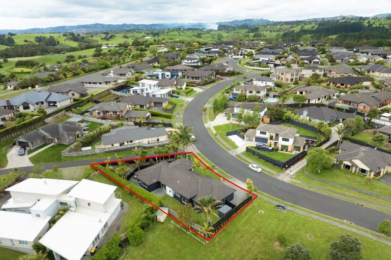 Photo of property in 23 Ina Ville Drive, Pukekohe, 2120
