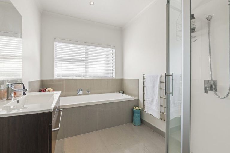 Photo of property in 31 Discovery Drive, Gulf Harbour, Whangaparaoa, 0930
