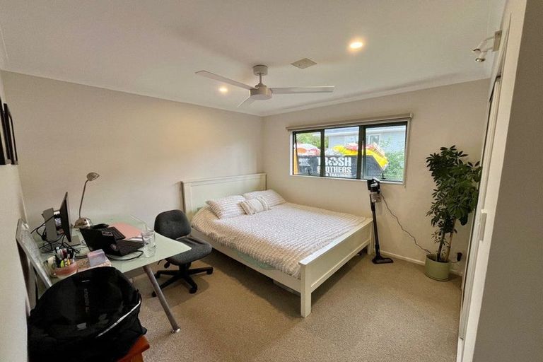 Photo of property in 12a Grainger Road, Te Atatu South, Auckland, 0610