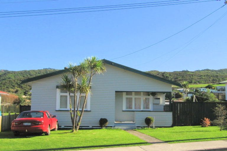 Photo of property in 37 Ngatitoa Street, Takapuwahia, Porirua, 5022