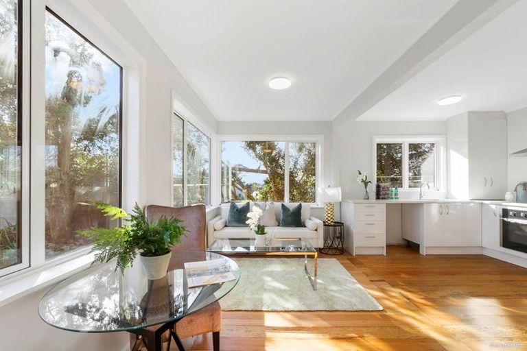 Photo of property in 48 Spence Road, Henderson, Auckland, 0612