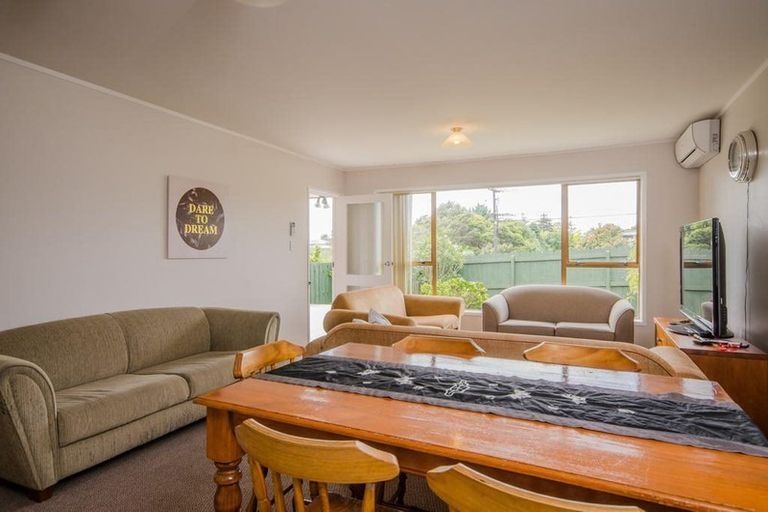 Photo of property in 60 Strid Road, Te Atatu South, Auckland, 0610