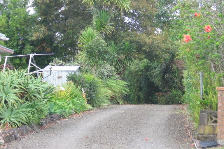 Photo of property in 12 West Lynn Road, Titirangi, Auckland, 0604