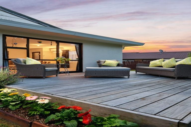 Photo of property in 2/23 Septimus Place, Henderson, Auckland, 0612