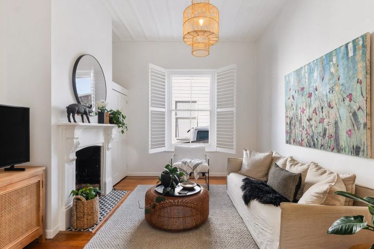 Photo of property in 14 Root Street, Gisborne, 4010