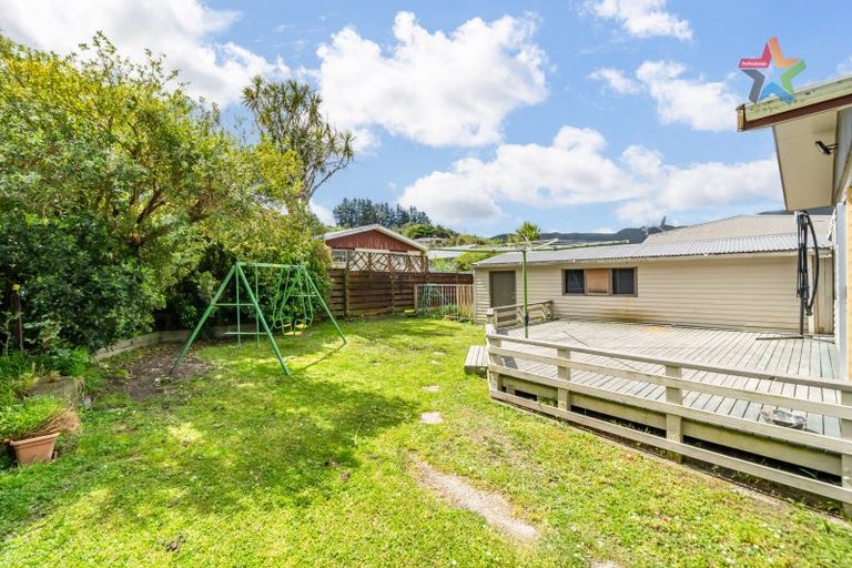 Photo of property in 6 Kendal Grove, Wainuiomata, Lower Hutt, 5014