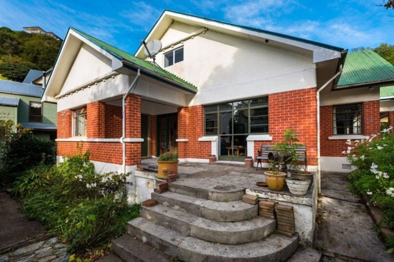 Photo of property in 18 Newgate Street, Picton, 7220