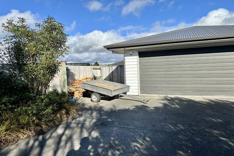 Photo of property in 24a Oak Crescent, Ashhurst, 4810