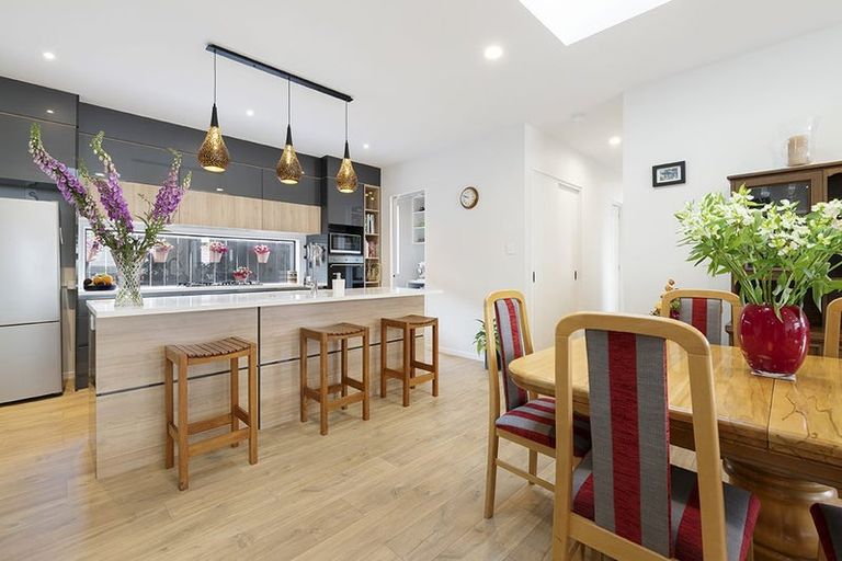 Photo of property in 29 Papa Orchard Drive, Kumeu, 0810