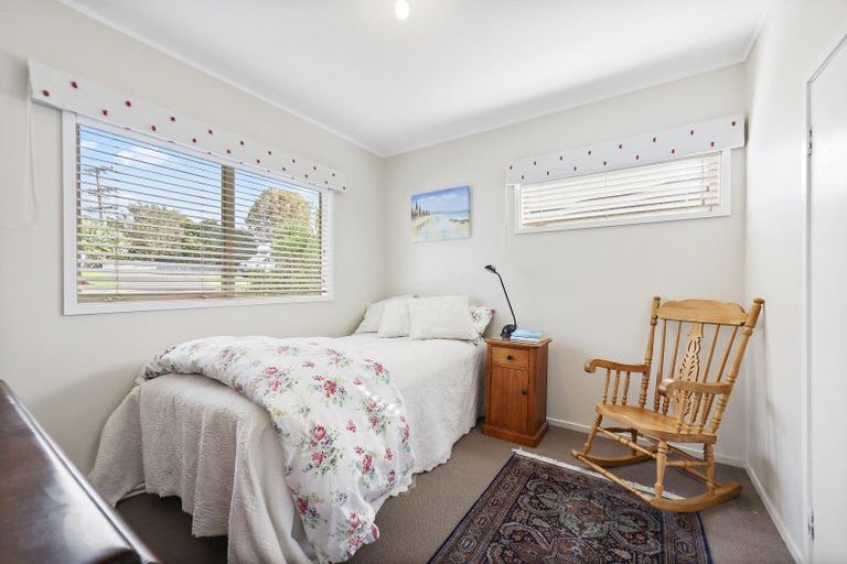 Photo of property in 1 Melandra Road, Stanmore Bay, Whangaparaoa, 0932