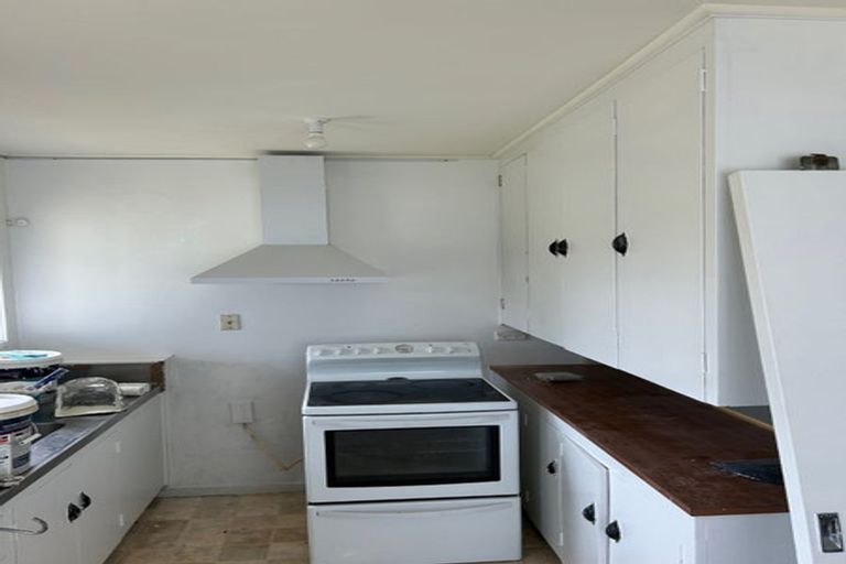 Photo of property in 29 Golf Road, New Lynn, Auckland, 0600