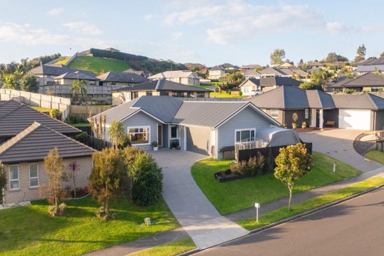 Photo of property in 32 Ballintoy Park Drive, Welcome Bay, Tauranga, 3175