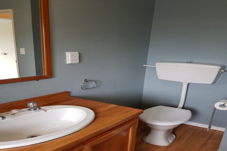 Photo of property in 99 Churton Drive, Churton Park, Wellington, 6037