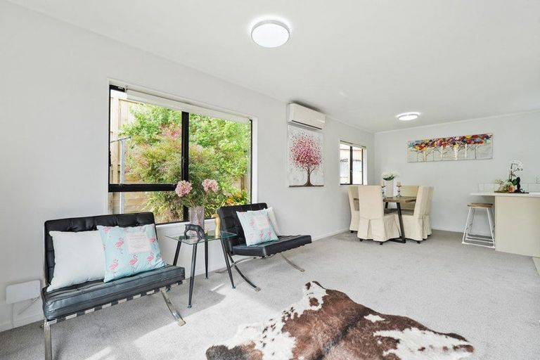 Photo of property in 2/38 Waverley Avenue, Glenfield, Auckland, 0629