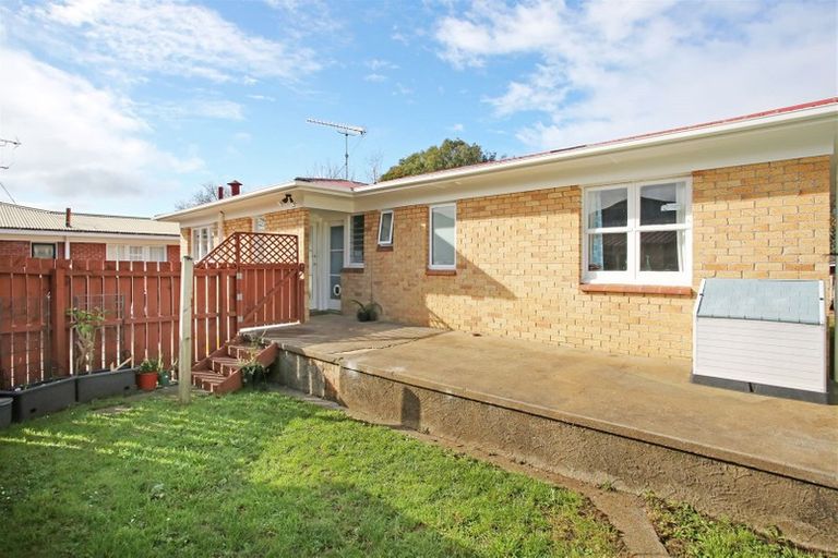 Photo of property in 11 Kayes Road, Pukekohe, 2120