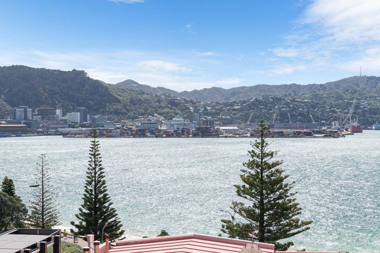 Photo of property in 3/22 Oriental Terrace, Oriental Bay, Wellington, 6011
