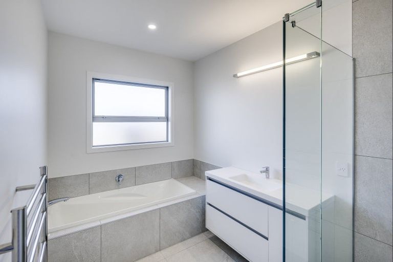 Photo of property in 94 Eriksen Road, Te Awa, Napier, 4110