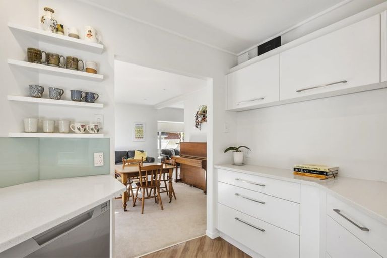 Photo of property in 23f2 Box Hill, Khandallah, Wellington, 6035