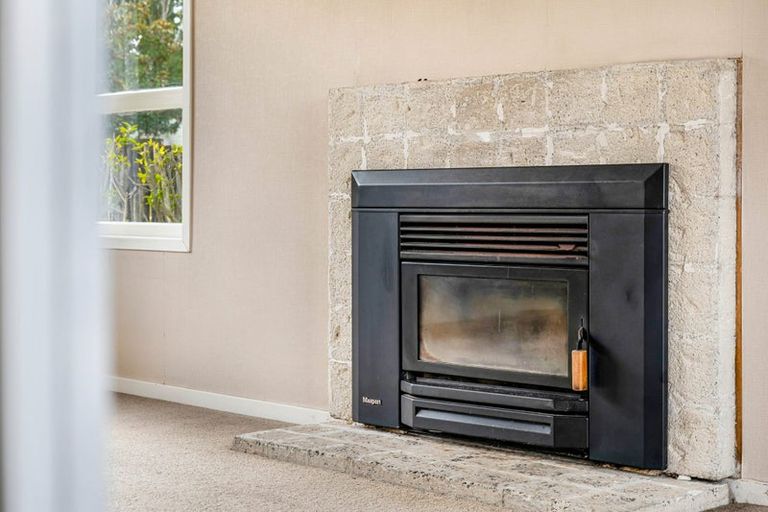 Photo of property in 24 Weza Lane, Kumeu, 0810