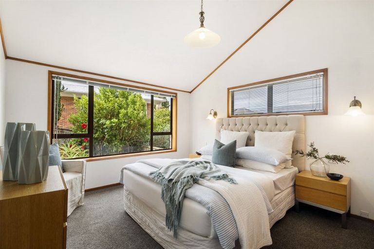 Photo of property in 5 Totara Grove, Hillcrest, Auckland, 0627