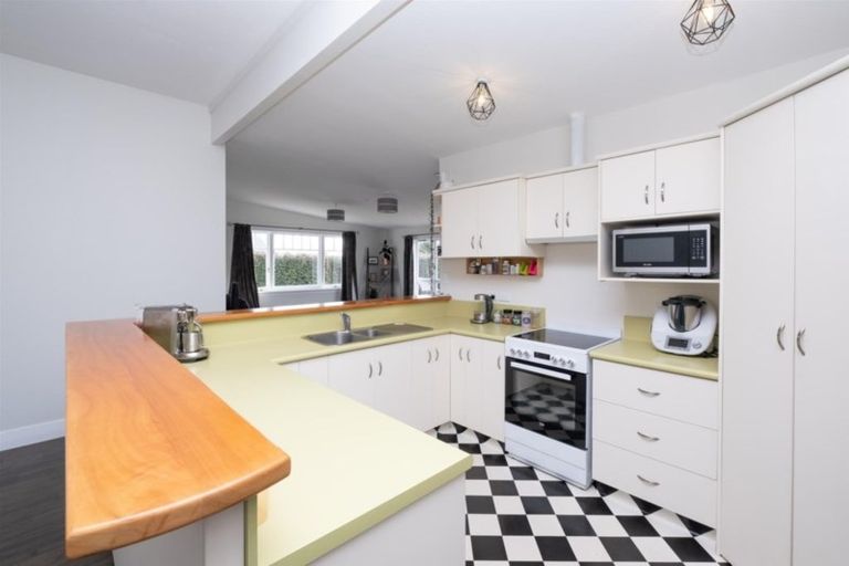 Photo of property in 128 Miranda Street, Stratford, 4332